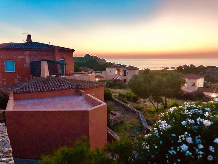 Ferienwohnung für 6 Personen, mit Ausblick und Garten sowie Pool