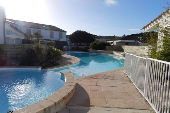 Gîte pour 3 personnes, avec piscine à La Couarde-sur-Mer