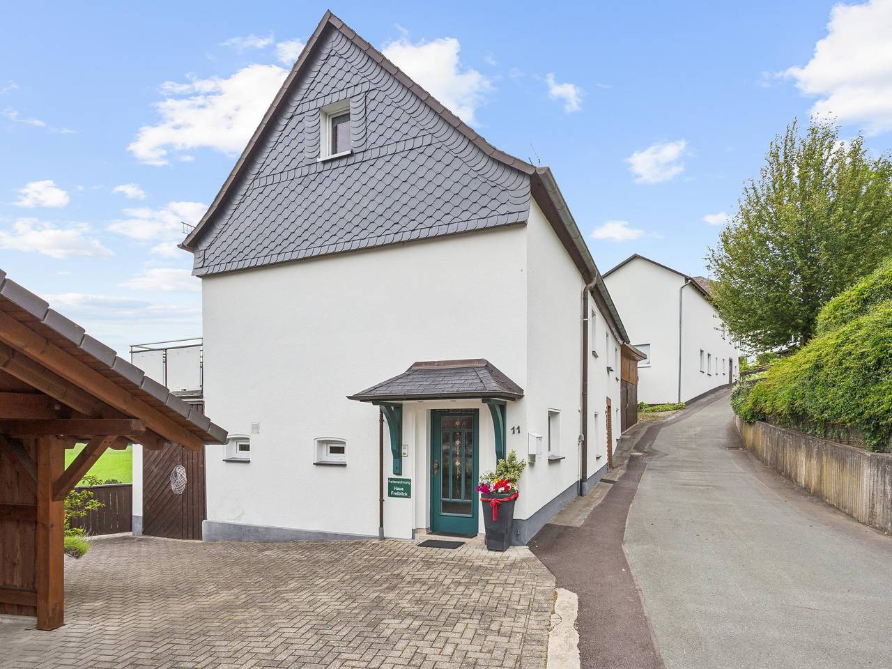Ganze Wohnung, Kleine Wohnung mit großem Südbalkon im Sauerland in Meschede, Hochsauerlandkreis