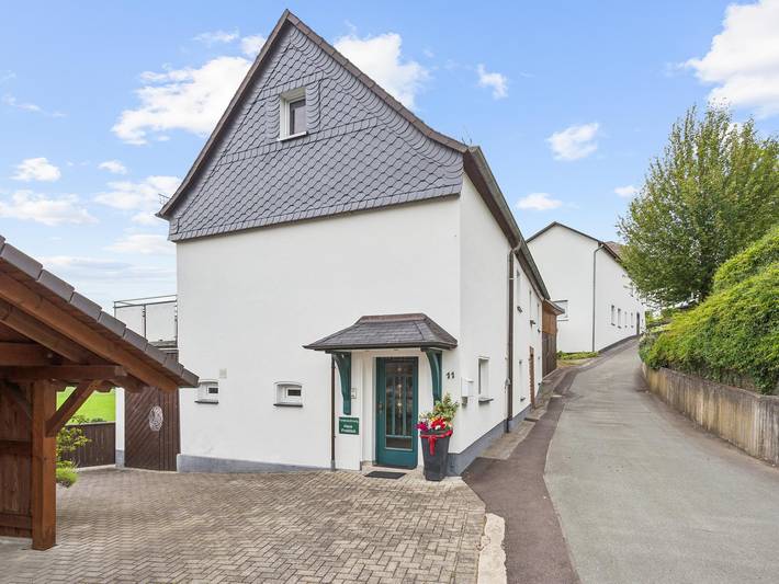 Ganze Wohnung, Kleine Wohnung mit großem Südbalkon im Sauerland in Meschede, Hochsauerlandkreis