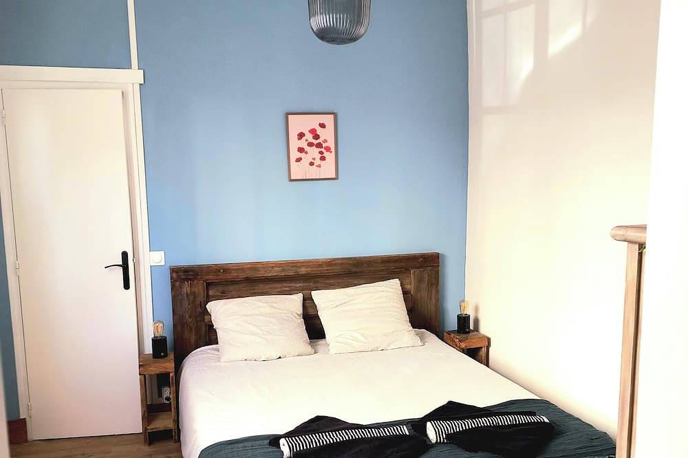 Apartamento entero, A peaceful and cozy apartment right in the heart of downtown, within easy walking distance of everything in Lisieux, Region de Lisieux