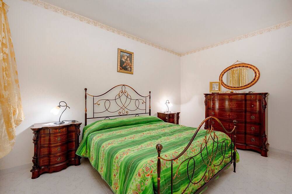 Appartamento intero, Appartamento 'Alberobello Relax' con Balcone e Aria Condizionata in Alberobello, Comune di Alberobello