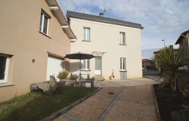 Gîte pour 4 personnes, avec terrasse, animaux acceptés