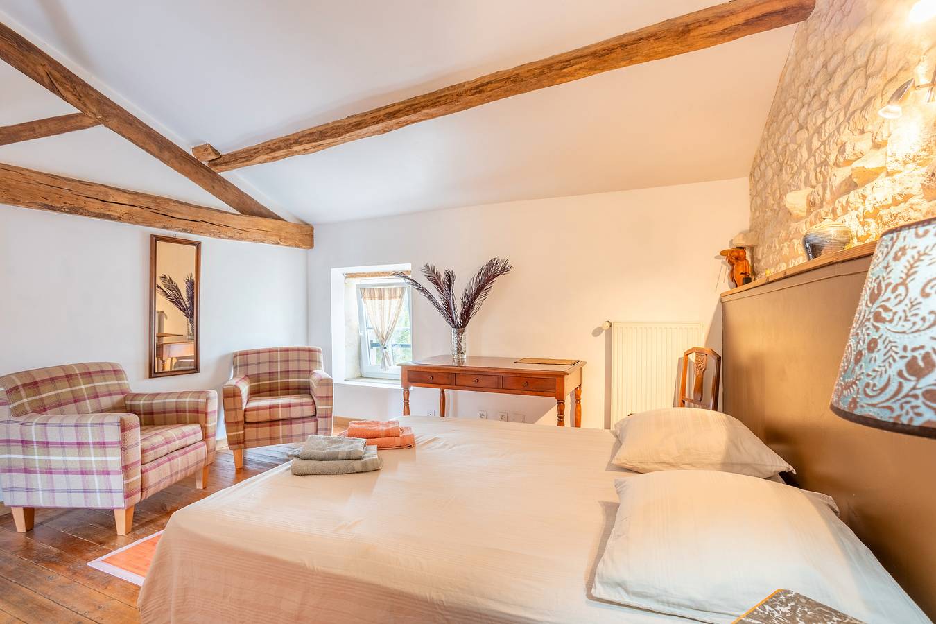 Guest Room 'The Suite One or Two Bedrooms' with Shared Terrace, Shared Garden and Wi-Fi in Saint-Martin-de-Fraigneau, Fontenay-le-Comte