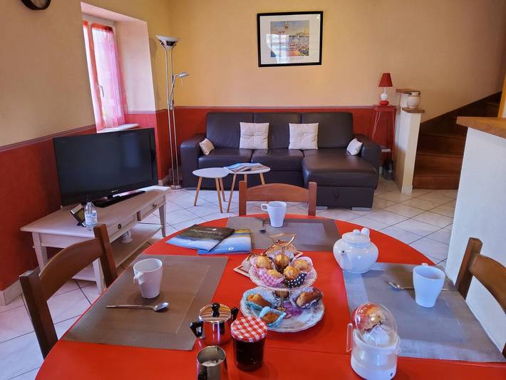 Gîte pour 4 personnes, avec vue ainsi que jardin et terrasse à Saint-Nectaire - 4