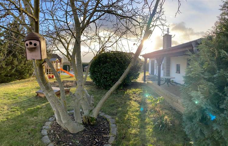 Ferienwohnung für 3 Personen, mit Terrasse und Garten sowie Ausblick
