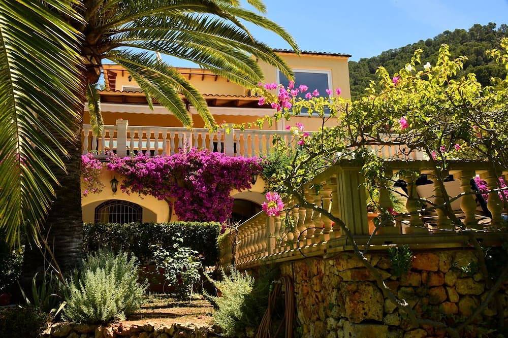 Villa mit Meerblick und Privatpool direkt am Naturschutzgebiet und Golfplatz in Costa dels Pins, Son Servera