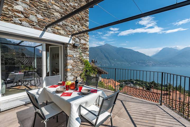 Ferienhaus für 5 Personen, mit Balkon und Terrasse sowie Seeblick und Ausblick in Comune di San Siro - 2