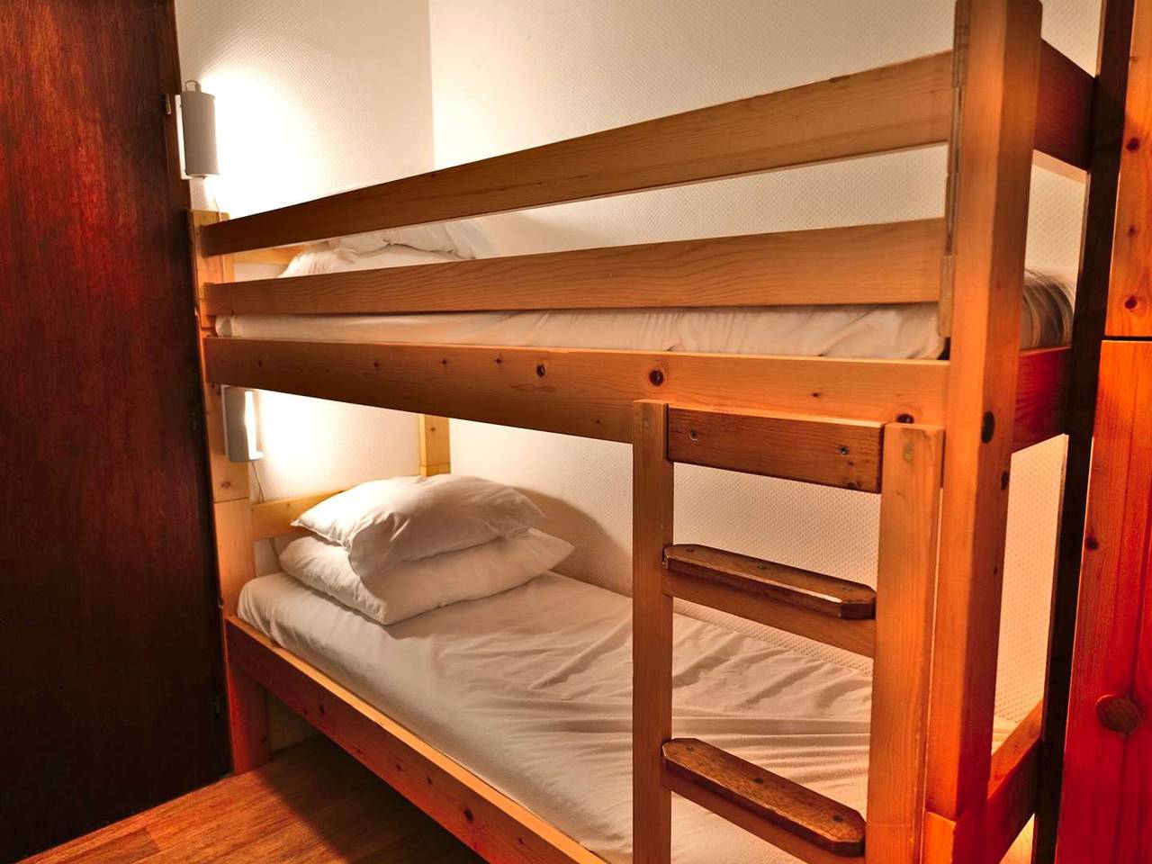 Estudio entero, Luminoso estudio saboyano con balcón orientado al sur in Chinaillon, Le Grand-Bornand