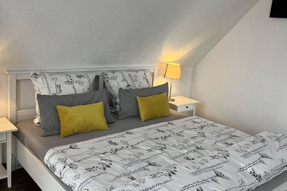 Ganze Wohnung, Modern eingerichtete Ferienwohnung mit Balkon in Muhr am See, Fränkisches Seenland