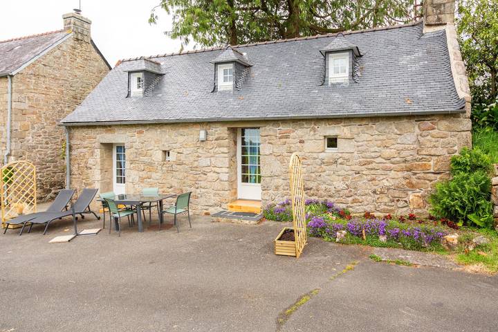 Charming Breton House with Shared Pool in Ergué-Gabéric, Quimper region
