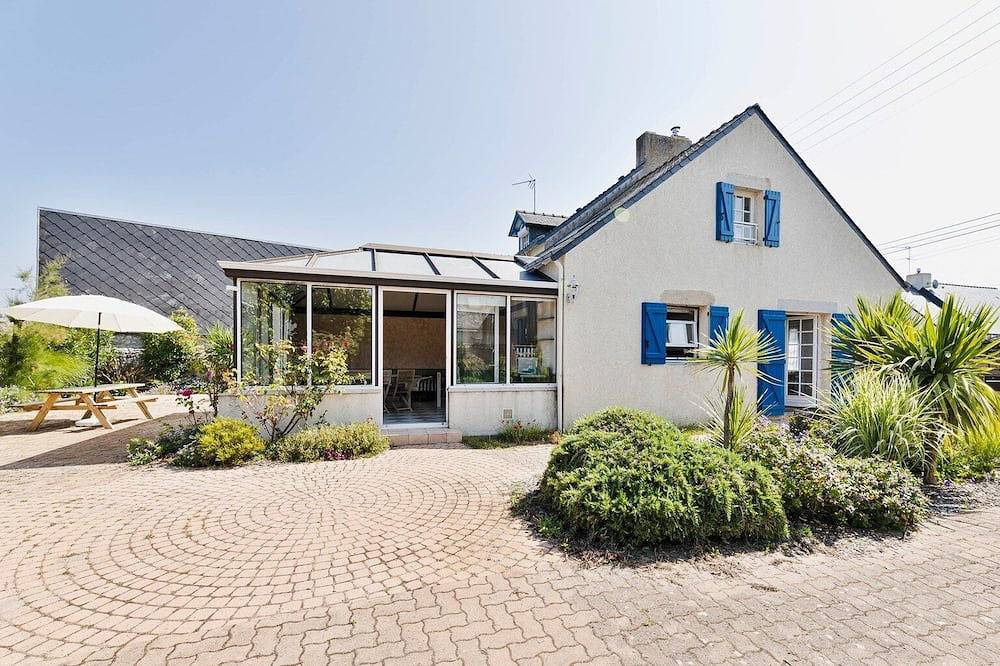 House for 11 people, large garden, 5 minutes from the port. Quiet. pets welcome in Le Croisic, Côte d'Amour
