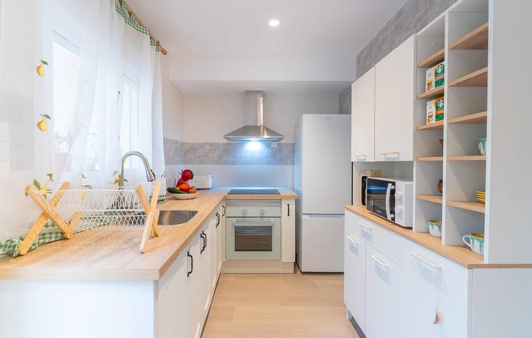 Apartamento vacacional entero, Vilafranca Apartamento con Terraza, Piscina y WiFi - 200m del Centro de la Ciudad in Villafranca de Bonany, Interior de Mallorca