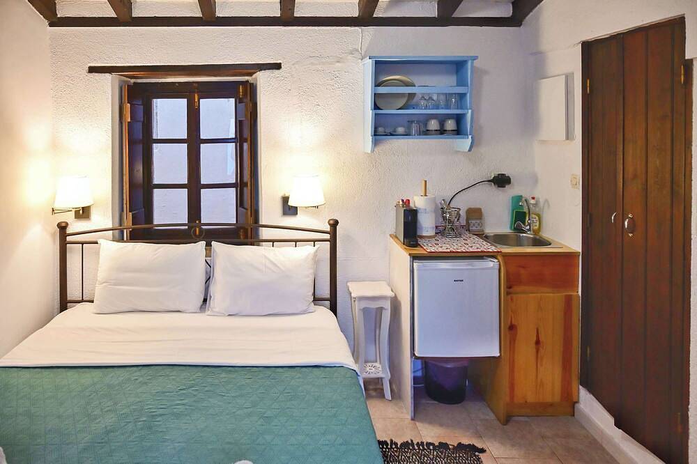 Ganze Wohnung, Pablito House - Seaview Monemvasia Fortress Nest in Monemvasia, Peloponnes