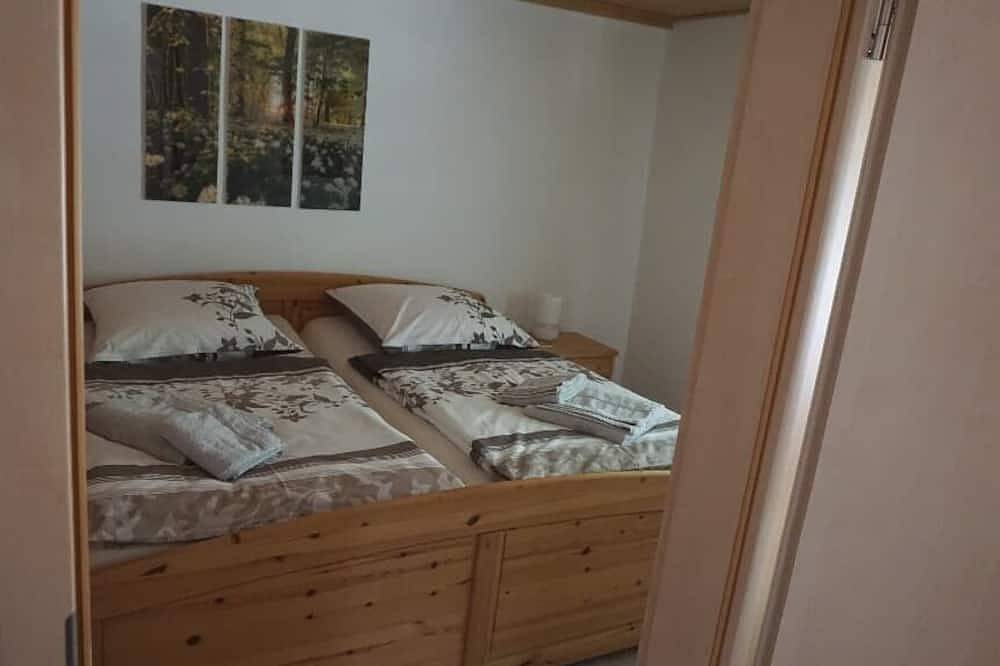 Ganze Wohnung, Geräumige Ferienwohnung mit Balkon und Terrasse in Bad Kötzting, Ostbayern