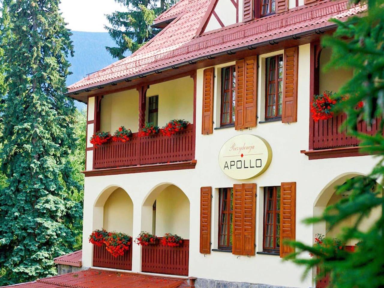 Górski Spa Karpacz w pobliżu wyciągów in Karpacz, Sudety (Polska)