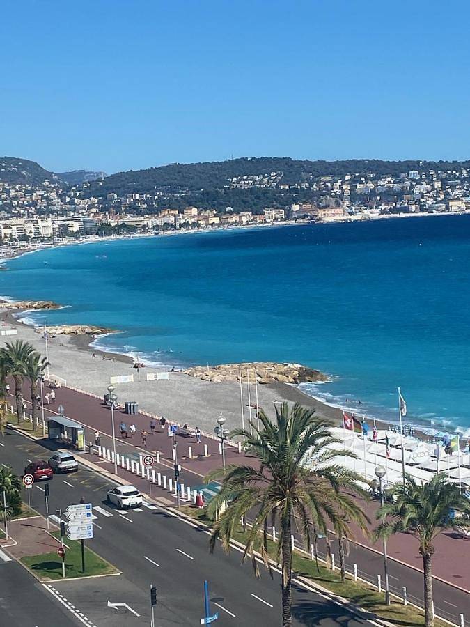 Gîte pour 2 personnes, avec vue et terrasse dans Plage Fabron Bambou Nice - 2