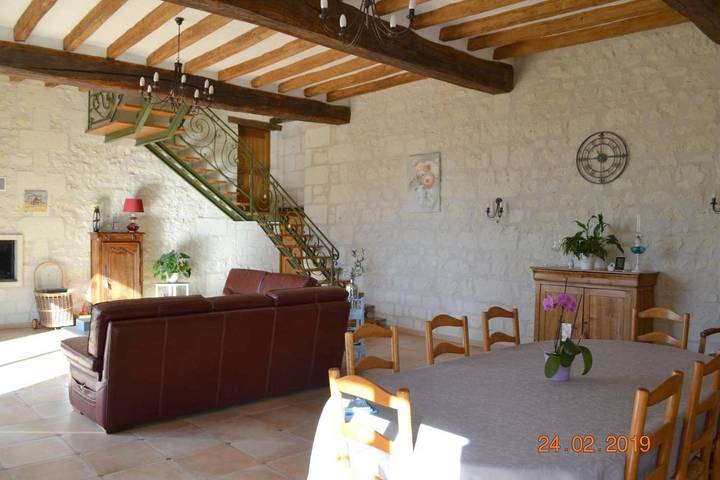 Gîte pour 2 personnes, avec terrasse ainsi que jardin et vue à Restigné - 3