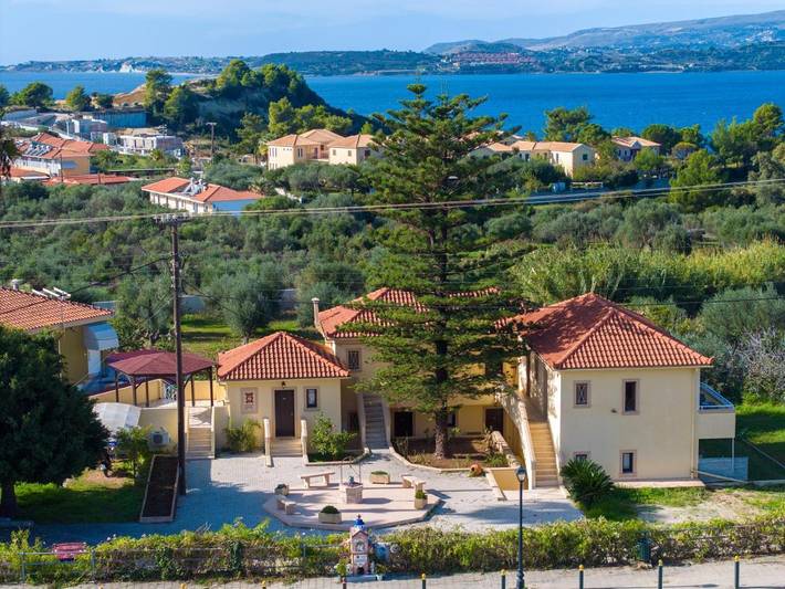 Διαμερίσματα διακοπών για 2 άτομα, με Μπαλκόνι και Ταράτσα καθώς και Κήπο και Θέα στη Λάσση
