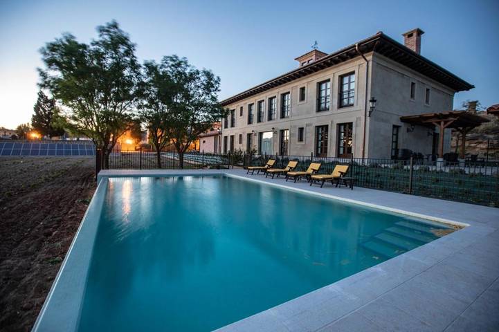 Casa rural para 2 personas, con Terraza y Jardín además de Piscina y Vistas en Rioja Alta