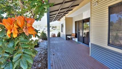 Holiday Home for 10 People in Exmouth, Western Australia, Photo 2