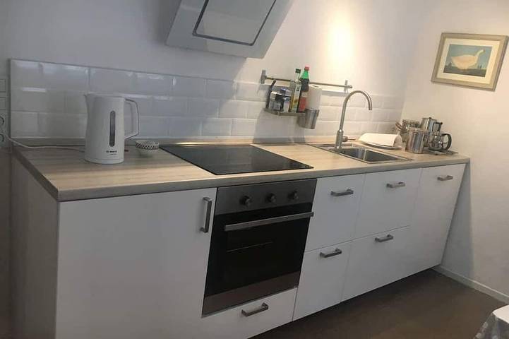 Entire apartment, Design Apartment 1 with a canopy bed, Wi-Fi, satellite TV, first floor. in Monschau, Naturpark Hohes Venn-Eifel