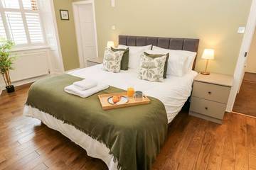 Cottage for 15 People in Holmfirth, West Yorkshire, Photo 1