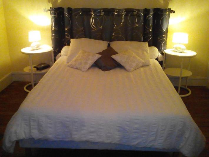 Chambre d’hôte pour 2 personnes, avec Terrasse ainsi que Jardin et Vue à Chinon - 2