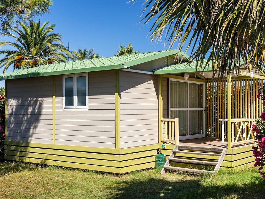 Camping Le Soleil de La Méditerranée - Chalet 6 personen - Chalet | Comfort | 2 Slaapkamers | 4/6 Pers. | Airconditioning | Tv in Saint-Cyprien-Plage, Saint-Cyprien