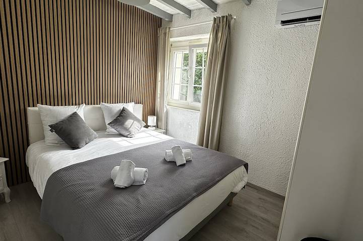 Gîte pour 3 personnes, avec jardin ainsi que terrasse et piscine dans Grandvillers