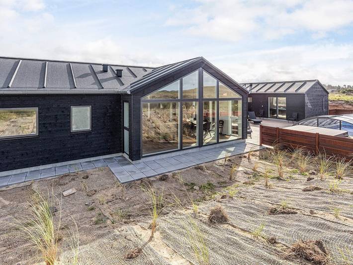 Ferienhaus für 10 Personen, mit Terrasse und Pool sowie Sauna in Grønhøj Strand