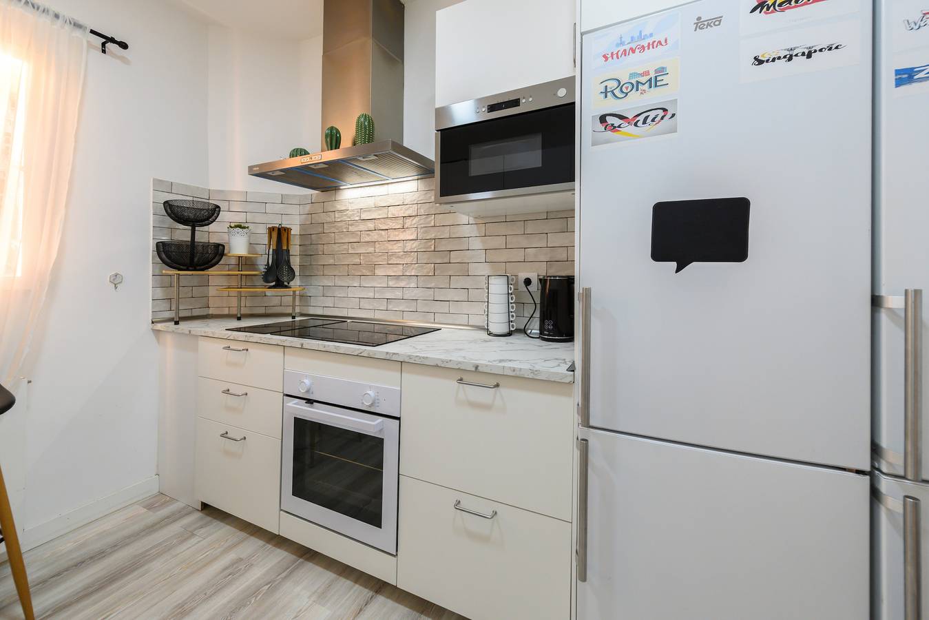 Appartamento intero, M Singapur: habitación con comodidad y zo in Centro (Madrid), Madrid