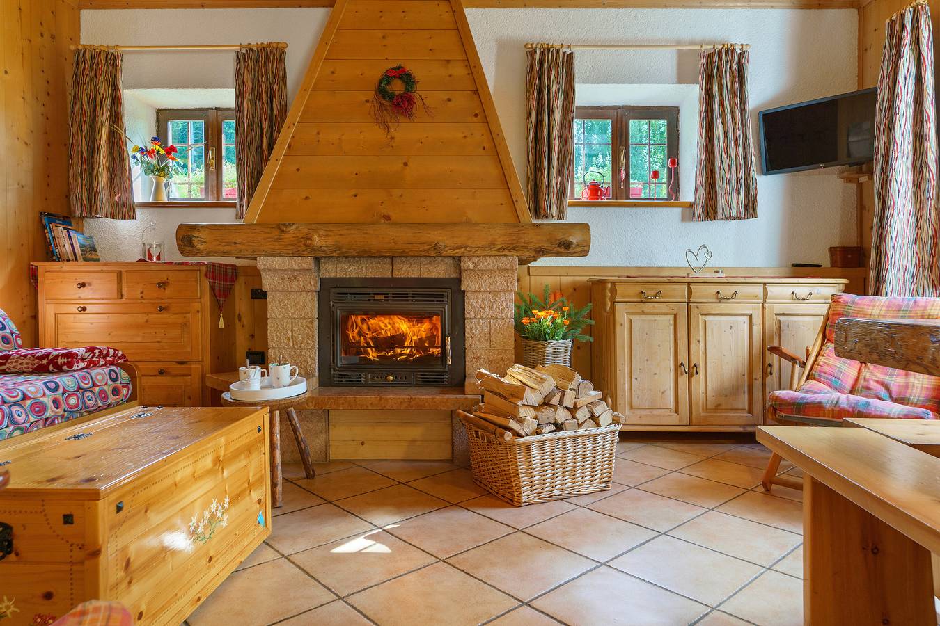 Chalet 'Baita Angomà' mit Bergblick und privatem Garten in Levico Terme, Valsugana