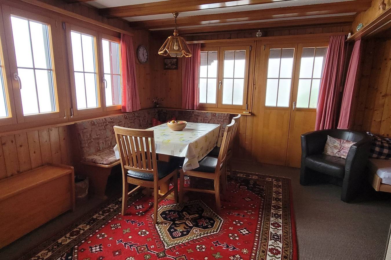 Ganze Ferienwohnung, Chalet Alvier - 3.5 Zimmerwohnung Bad/Dusche/Balkon in Flums, Churer Rheintal