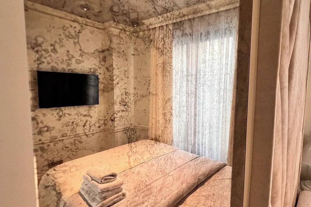 Ganze Wohnung, Ab Residences-Antique Apartment 2Br/2Bathroms\n\n in Beyoğlu, Istanbul