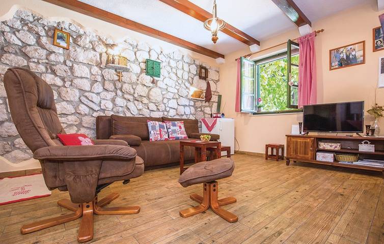 Ferienhaus für 4 Personen, mit Meerblick und Balkon sowie Terrasse und Garten an der Makarska Riviera - 3