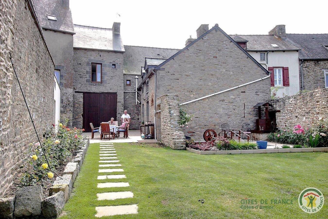 L'Ancienne Boulangerie - Grenier in Le Mené, Région de Dinan