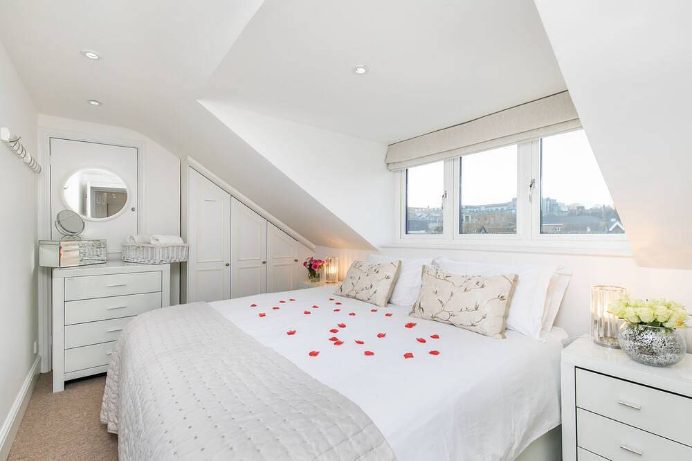 Appartement entier, Appartement-Prestige-Salle de bain privée-Vue ville-The Sky Penthouse in Winchester, South Downs