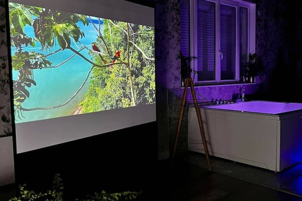 Entire apartment, Jungle palace apartment with jacuzzi 15 minutes from Disneyland in Nanteuil-lès-Meaux, Seine-et-Marne