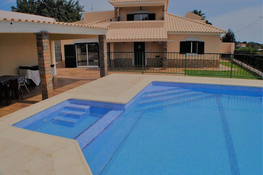 Villa with private pool. Rural area. in Estoi, Faro