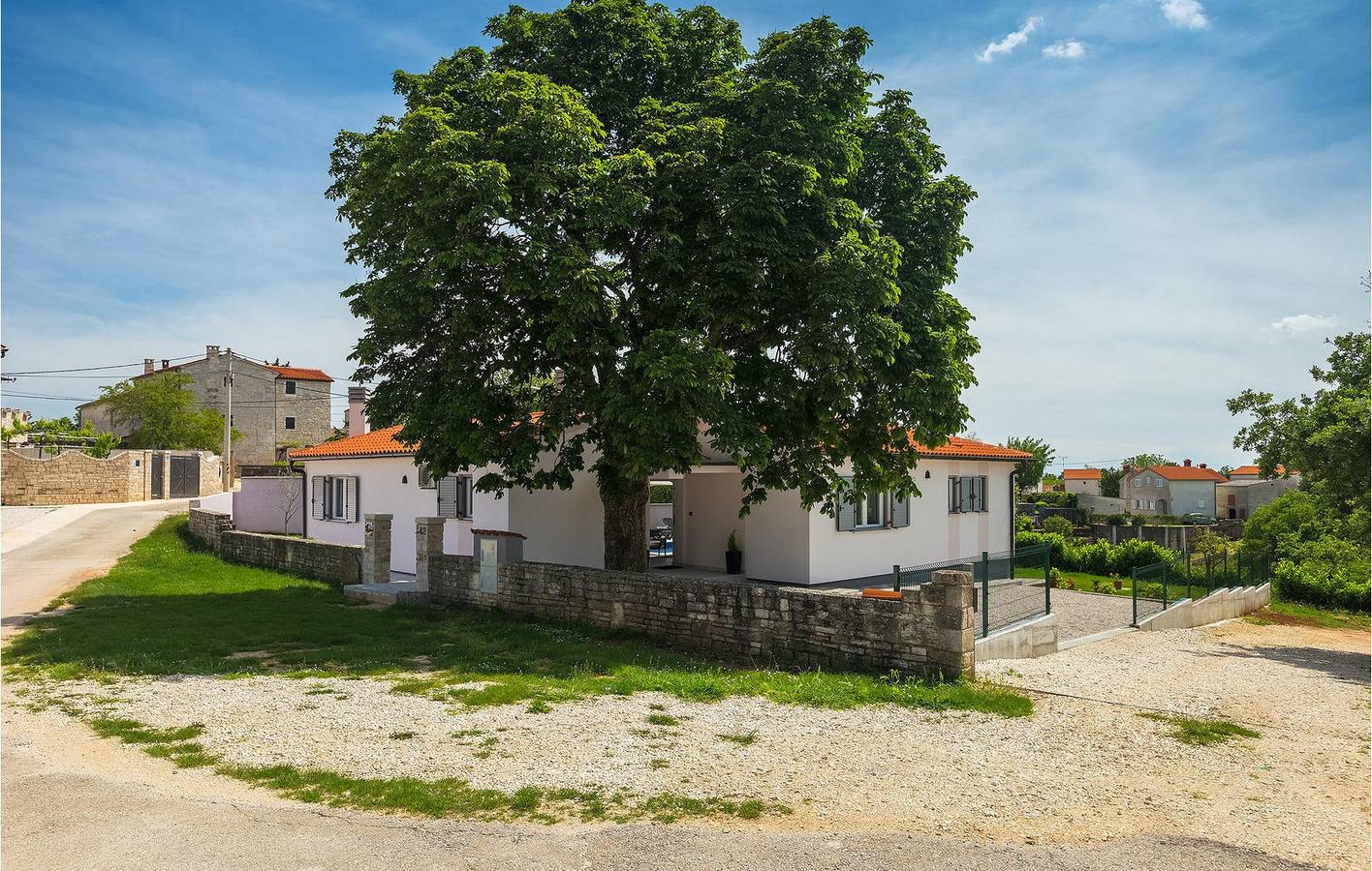 Geräumige 1-Zimmer-Wohnung mit Pool, 900 m vom Stadtzentrum von Butkovići entfernt in Marčana, Südküste Istrien