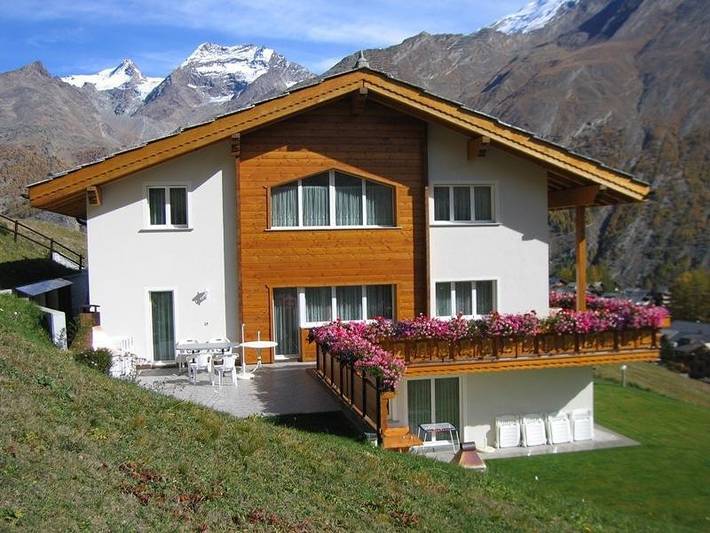 Gîte pour 8 personnes, avec jacuzzi ainsi que jardin et balcon, adapté aux familles à Saas-Fee - 2