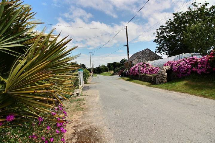 Gîte pour 5 personnes, avec jardin à Langrolay-sur-Rance - 2