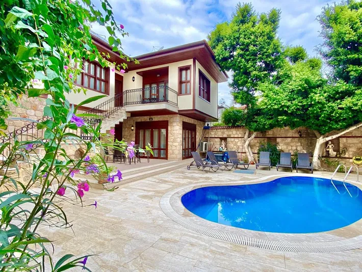 Chalet para 5 personas, con piscina además de vistas y jardín - 1