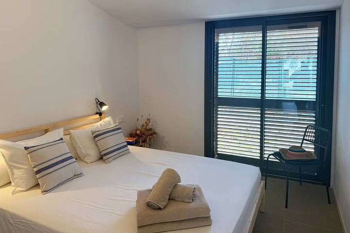 Appartamento intero, La Barraca del Ros Apartment with Sea View in Platja Confitera (Cadaques), Cadaques