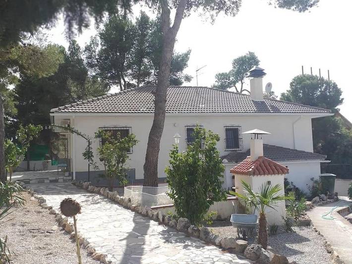 Casa de vacaciones para 6 personas, con piscina además de vistas y jardín en Comarca de Baza