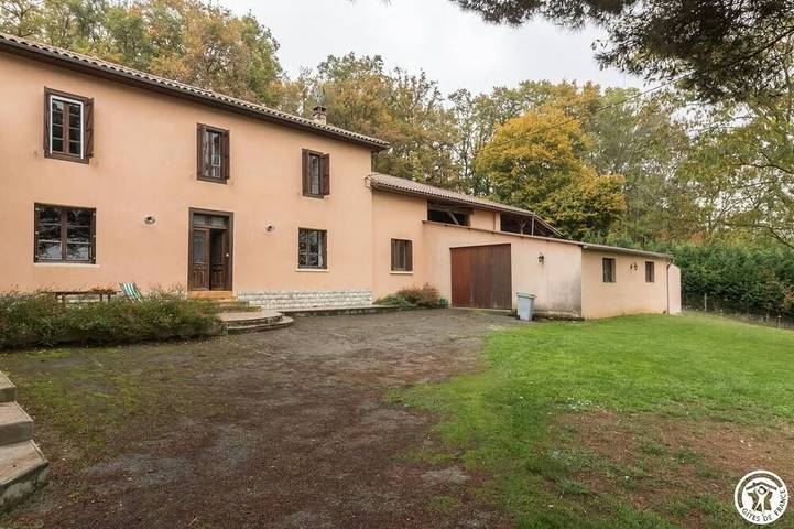 Agriturismo pour 9 personnes, avec jardin dans Saint-Ignan