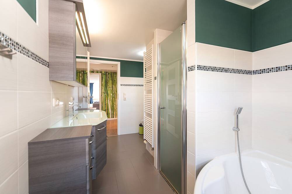 Entire apartment, Ferienwohnungen Mick Hund Erlaubt, mit Kamin & Badewanne - Fewo Mick - Dg in Dargen, Usedom