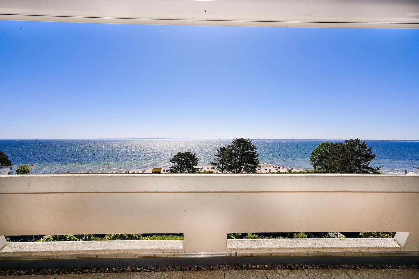 Ganze Wohnung, Ferienwohnung Leuchtturm - Feriendomizil mit Meerblick und Balkon in Strandlage in Sierksdorf, Ostholstein