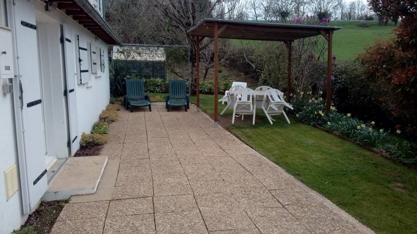Gîte pour 4 personnes, avec jardin et terrasse